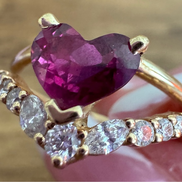 Custom Design RUBY HEART/DIAMONDS 14K YELLOW GOLD RING SIZE 6- APPRAISED @ $3300 - Picture 6 of 8